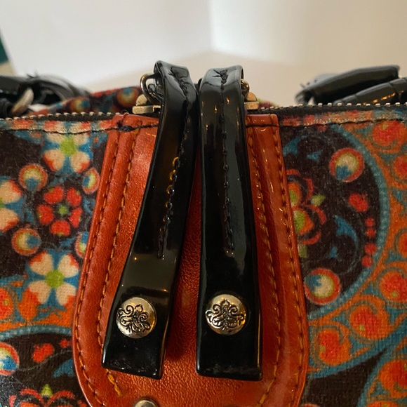 Large vibrant purse/bag with multiple zippers and snaps. Made in Mexico. - Picture 2 of 16